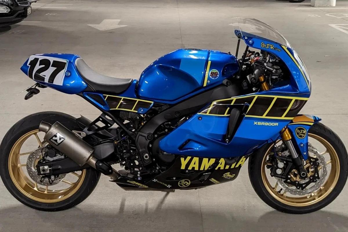 Yamaha XSR900R: conversión para circuito réplica de YZF750 8 Horas