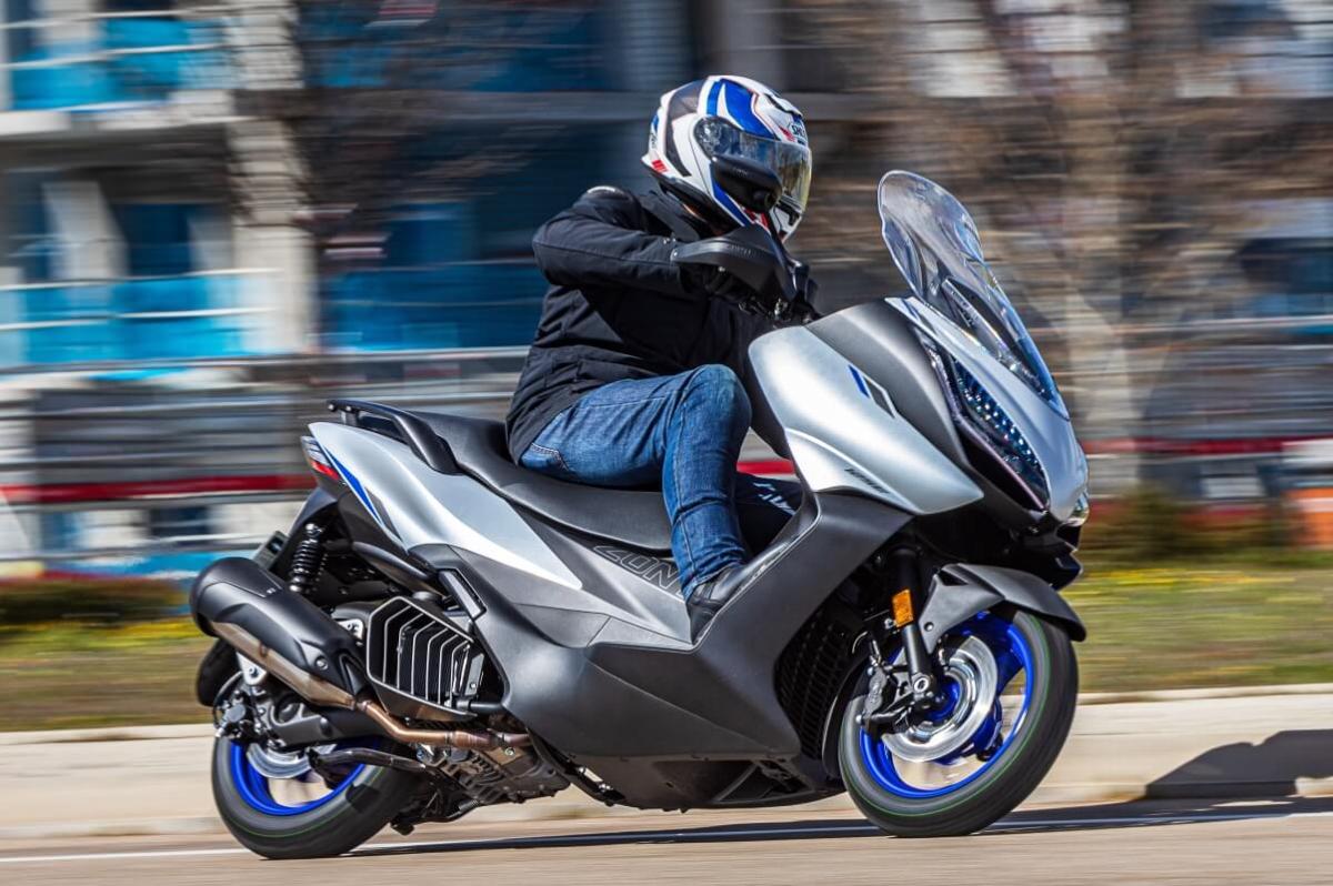 Zontes E125: el scooter GT sin carnet ¡compra maestra!