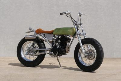 La SYM Wolf 125 que acabó convertida en una 280 con ruedas gigantes