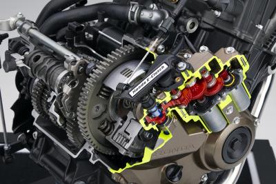 Honda no quiere eliminar el embrague, quiere hacerlo más fácil: E-Clutch