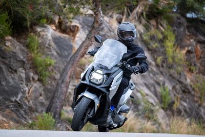 Prueba Rieju X-Over 357: 30 CV, mucho equipamiento y ¡menos de 5000 euros!