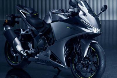 ¡Lista! Honda ya tiene la CBR400R Four E-Clutch: 7000 euros en Japón