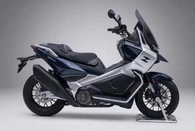 ¡Bomba! ZXMoto 250T ADV: scooter bicilíndrico, 30 CV, chasis de moto y 3000 euros