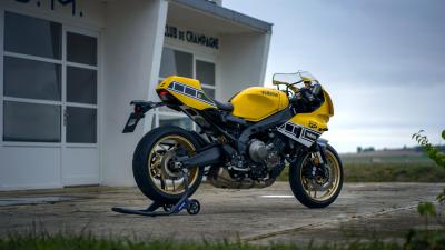 ¡Preciosa! Yamaha XSR900 GP Legend Yellow 2026: Kenny Roberts réplica