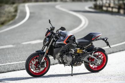 Nueva Ducati Monster Sport: con decoración exclusiva inspirada en la S4 Nueva Ducati Monster Sport: con decoración exclusiva inspirada en la S4