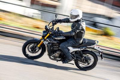 Prueba Hero Hunk 440: la primera india que es buena y bonita, además de barata