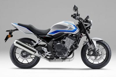 La Honda CB400 Super Four E-Clutch arrasa en Japón