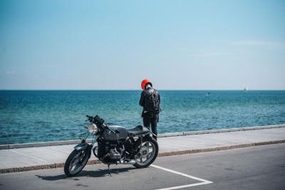 10 consejos para ir en moto en verano: no te acalores