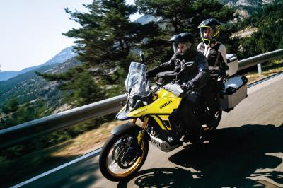 Promoción Suzuki V-Strom 800DE y 800 Tech: kit de protección gratis