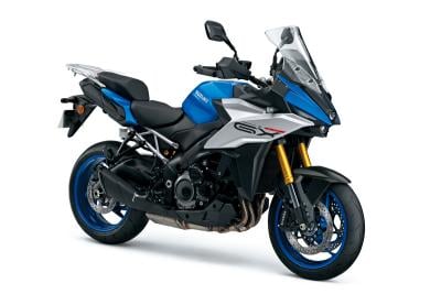 Suzuki GSX-S1000GX 2025: nuevos colores y maletas gratis