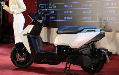 SYM PE3: el scooter híbrido que gasta ¡menos de un litro de gasolina!