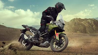 ¿Otra india? TVS Apache RTX 300: una trail por 2000 euros
