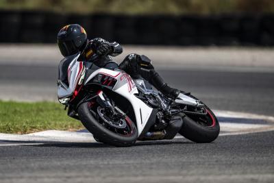 Prueba Zontes 703 RR: tricilíndrica deportiva de 95 CV por 7688 euros