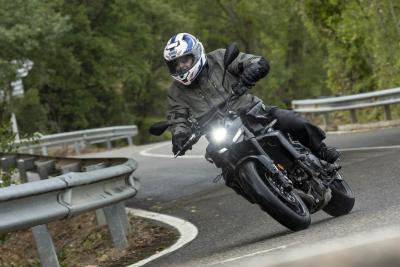 Seguridad en carretera y el desafío de ser visible para los motoristas