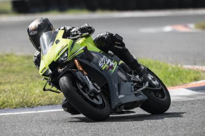 Probamos la ZX Moto 500 RR: ¡Sueño de juventud!