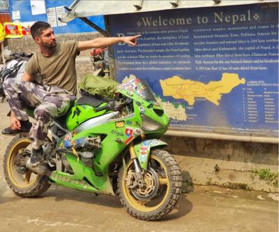 La moto no es excusa: Recorriendo España en Vespino y el mundo en una Ninja