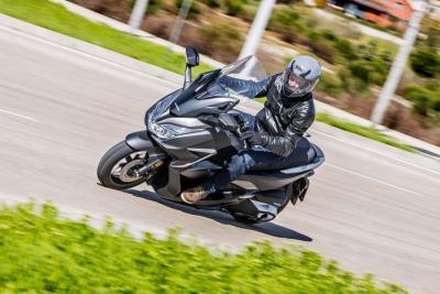 Moverse en moto por ciudad ahorra más de 450 euros al año