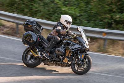 Prueba BMW R 1300 RS 2026: buena viajera y mejor deportiva Prueba BMW R 1300 RS 2026: buena viajera y mejor deportiva