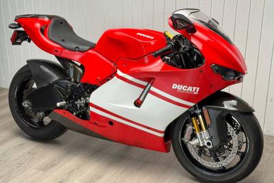 Moto de ensueño: Ducati Desmosedici 2008, la única MotoGP de calle... ¡barata!