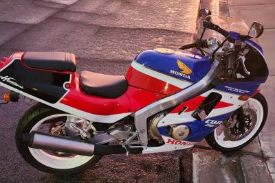 Moto de ensueño: Honda CBR250R 1988, 18000 rpm ¡7000 euros!