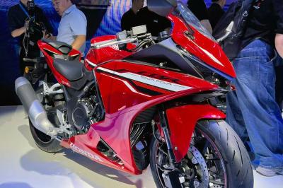 ¡Nueva Honda CBR500R Four! La hermana deportiva de la naked CB500 SF