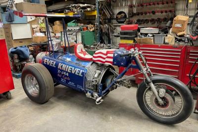 Moto de locura: trike con turbina y 1200 CV de Evel Knievel