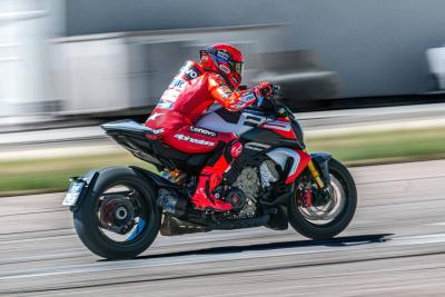 ¡Dos bombas Ducati! Multistrada y Diavel V4 RS más potentes y ligeras