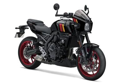 ¡Sorpresa! Suzuki lanza una versión naked retro: GSX-8TT