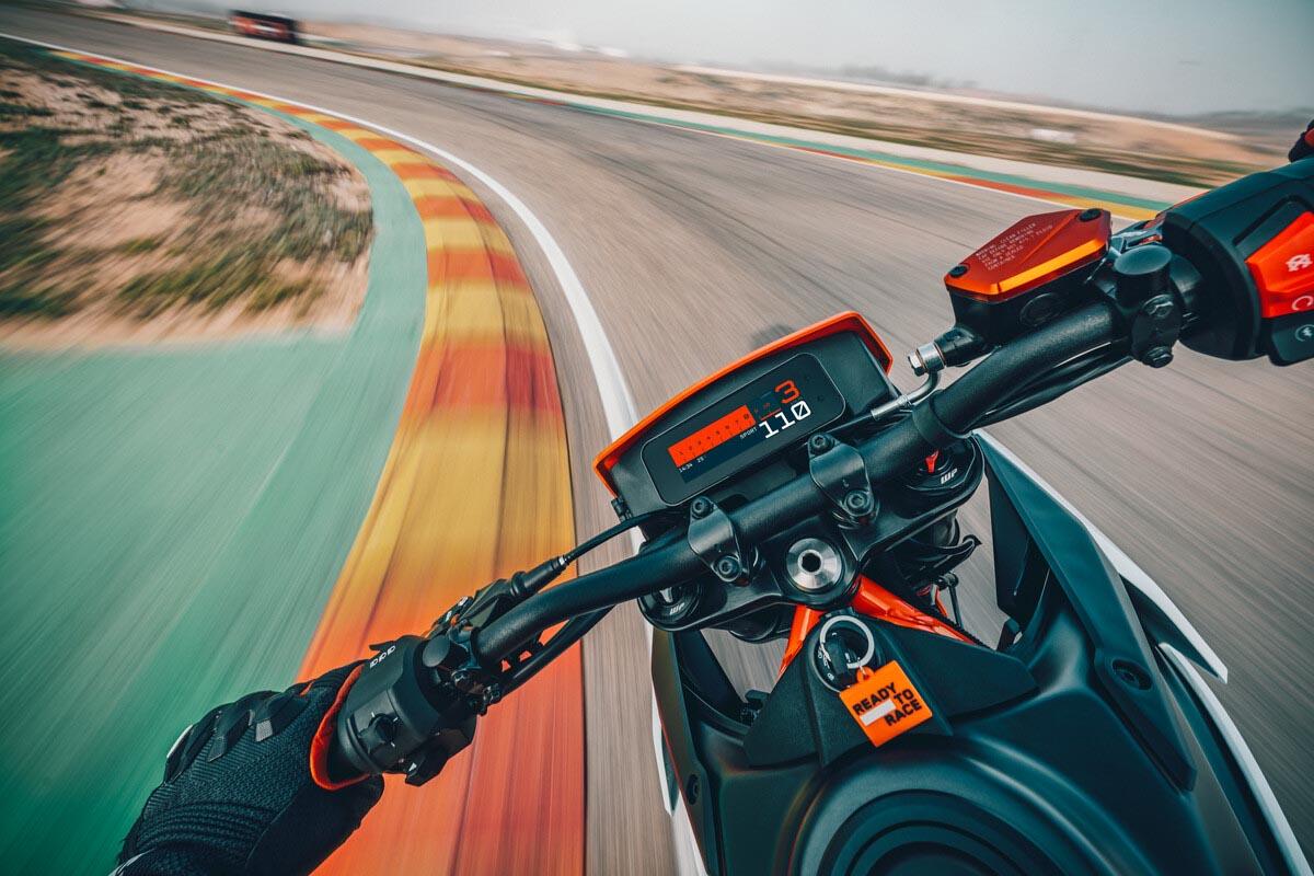 KTM lanza una ofensiva comercial con descuentos, financiación y seguro gratis