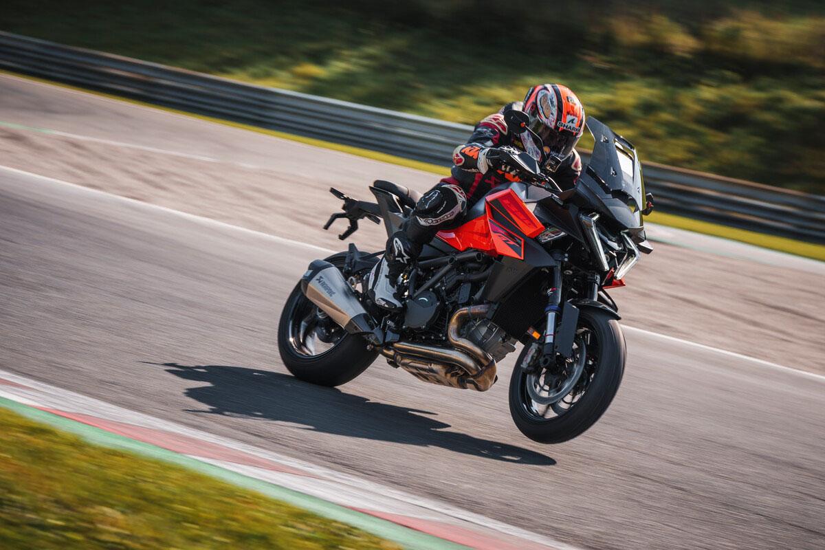 Nueva KTM 1390 Super Duke GT 2025: Agárrate!