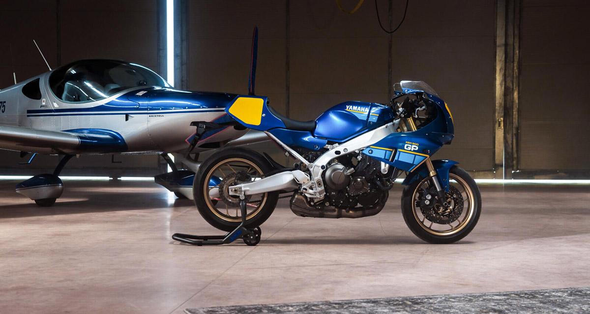 Yamaha XSR900 GP 2027: el legendario color azul y amarillo de C. Sarron