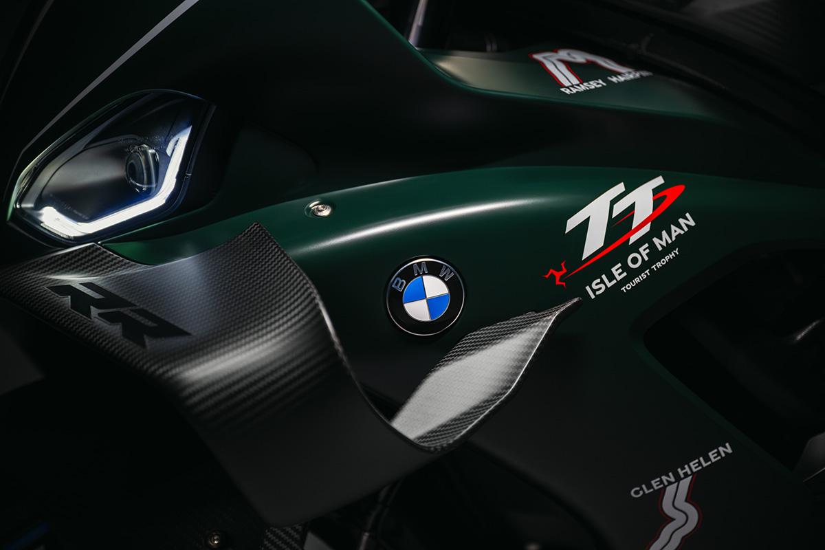 BMW lleva el TT al garaje con una M 1000 RR de solo 115 unidades