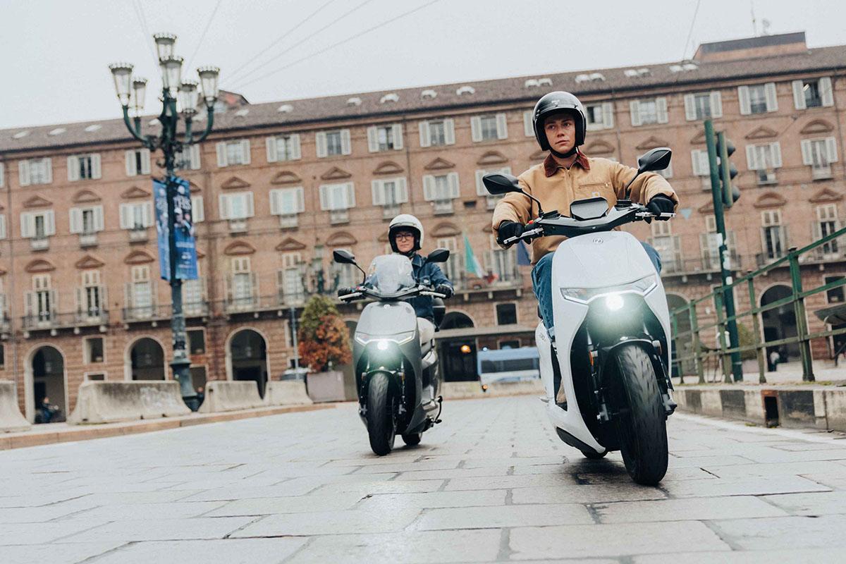 Zero celebra su 20 aniversario con el scooter LS1 por debajo de los 5000 euros