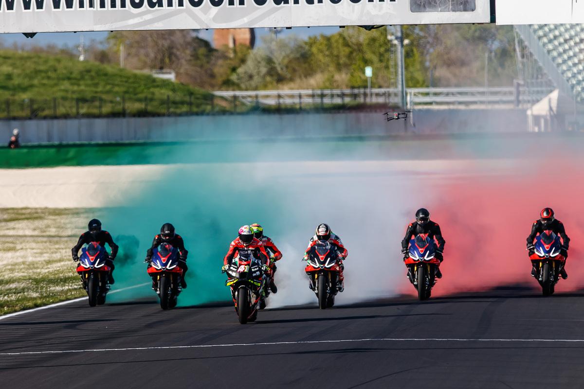 El circuito de Misano reúne a los grandes campeones de Aprilia