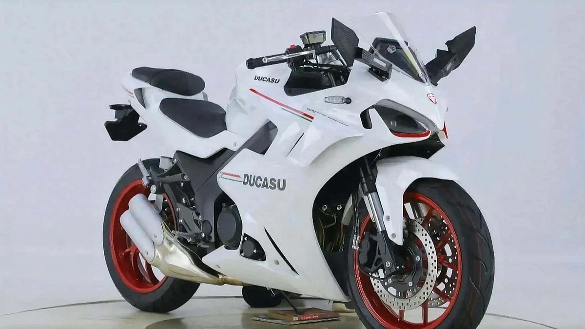Ducasu 400: copia (mala) china de Ducati Panigale por 2650 euros