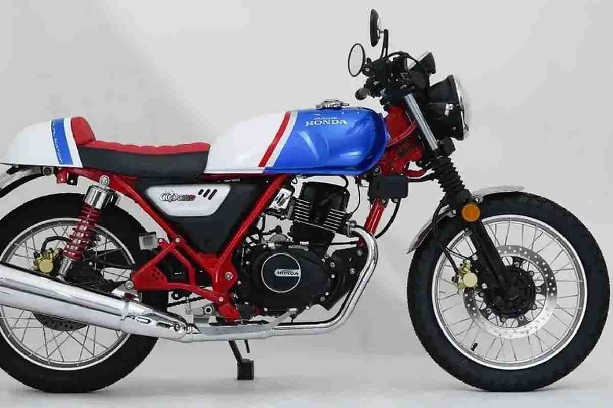 Honda CGX 150: café racer retro por 1300 euros