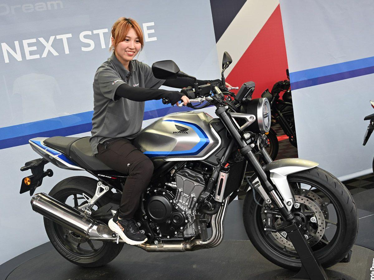 Presentada la Honda CB400 Super Four: A2, 4 cilindros, E-Clutch y ¡5000 euros!