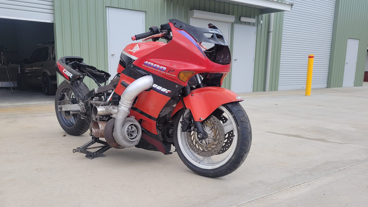 ¿Sueño o pesadilla? Honda CBR1000F dragster con 1000 CV