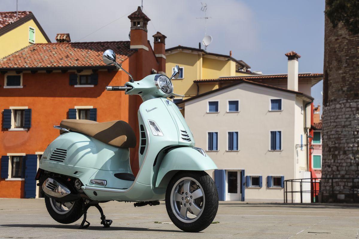 ¿Scooter, escúter o motoneta? Historia y significado