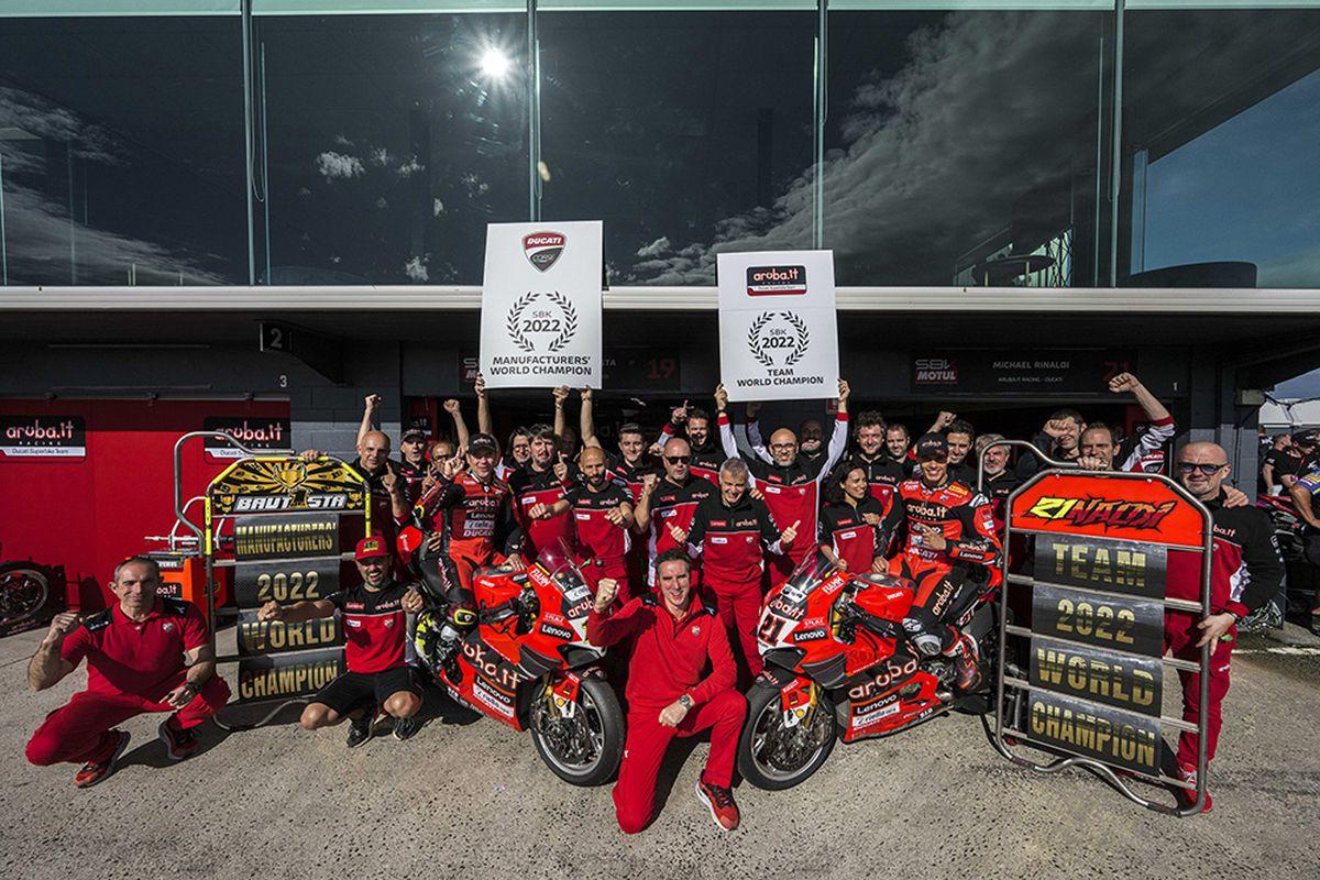 Mundial de SBK Australia: Ducati se lo lleva todo