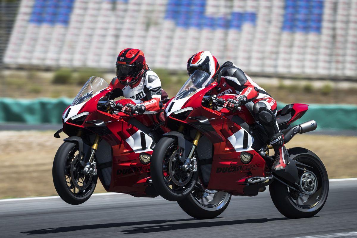 Ducati Panigale V4 R: 240 CV, 16.500 rpm y 167 kg