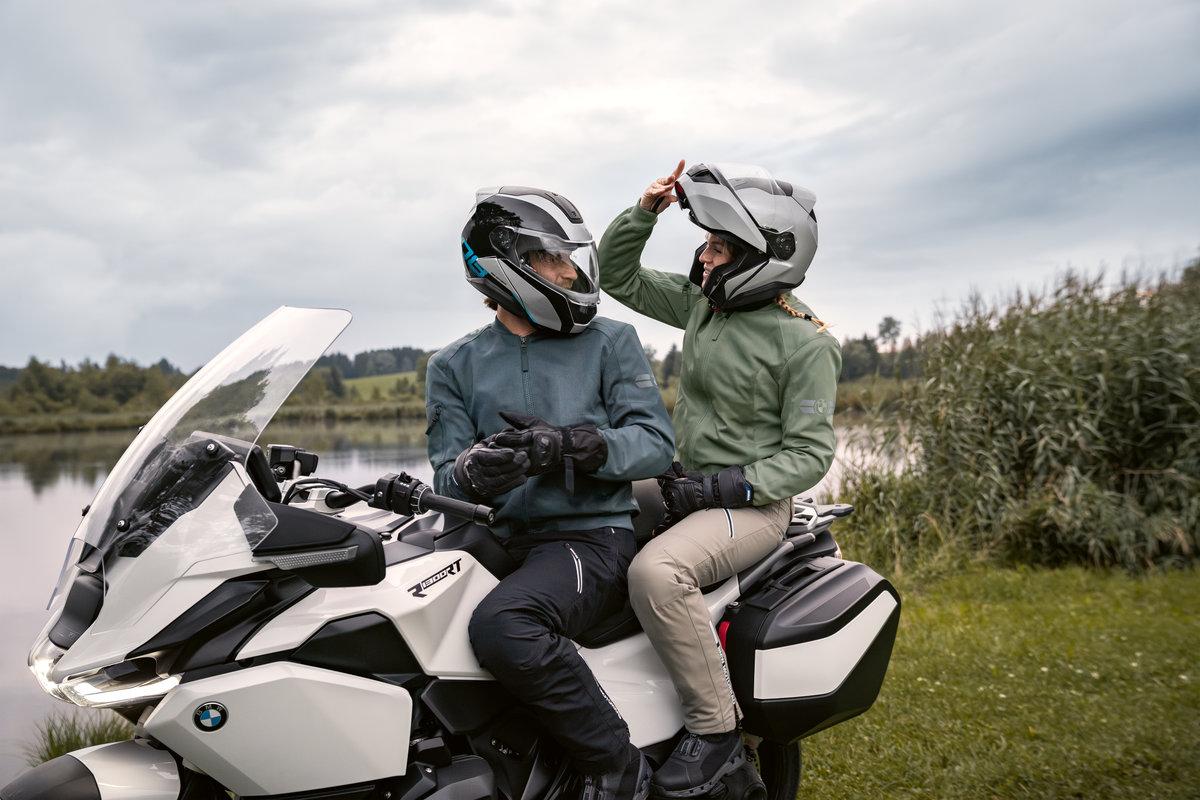 Casco BMW System 8: el arte de viajar protegido y cómodo