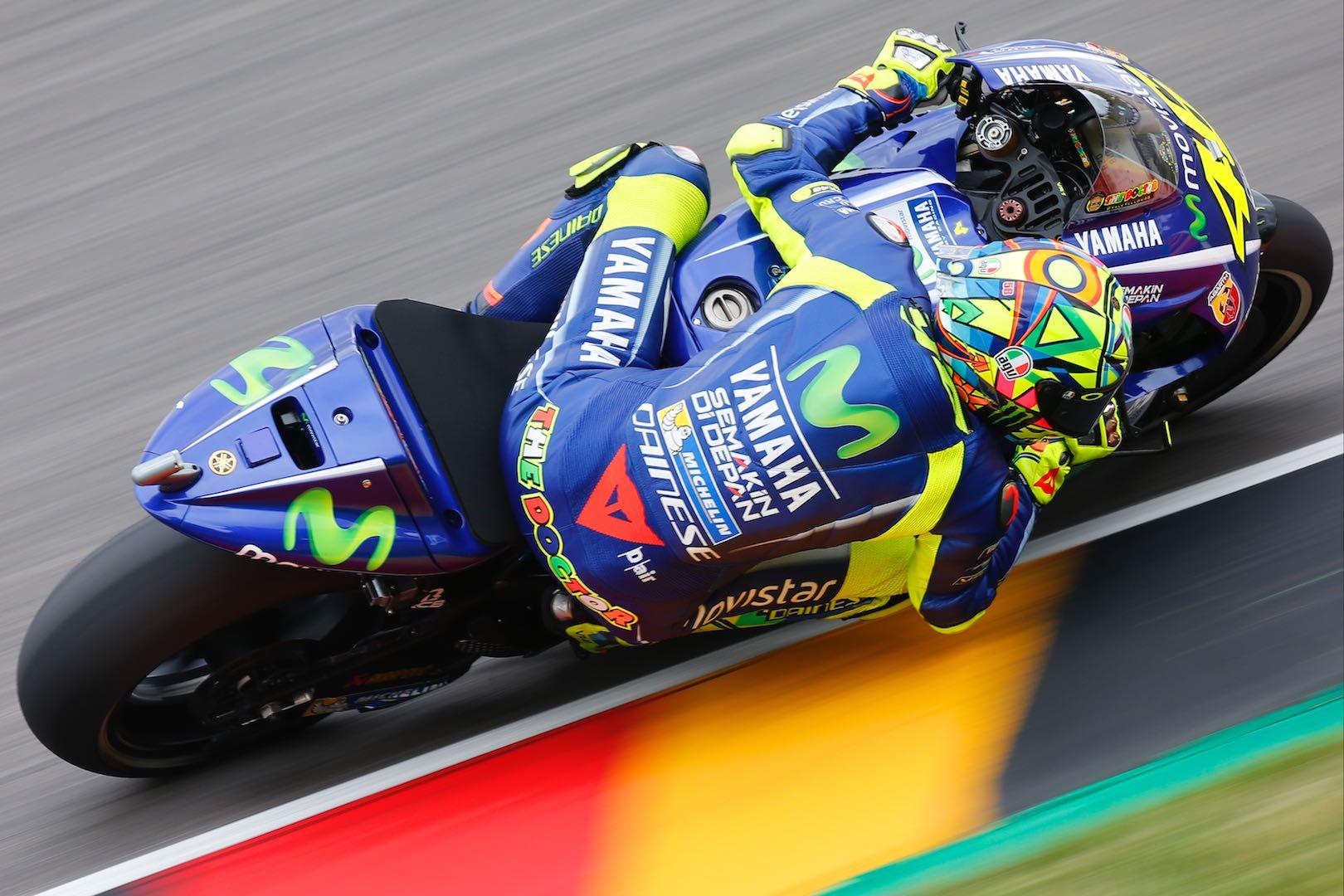 valentino rossi ingenieros japon