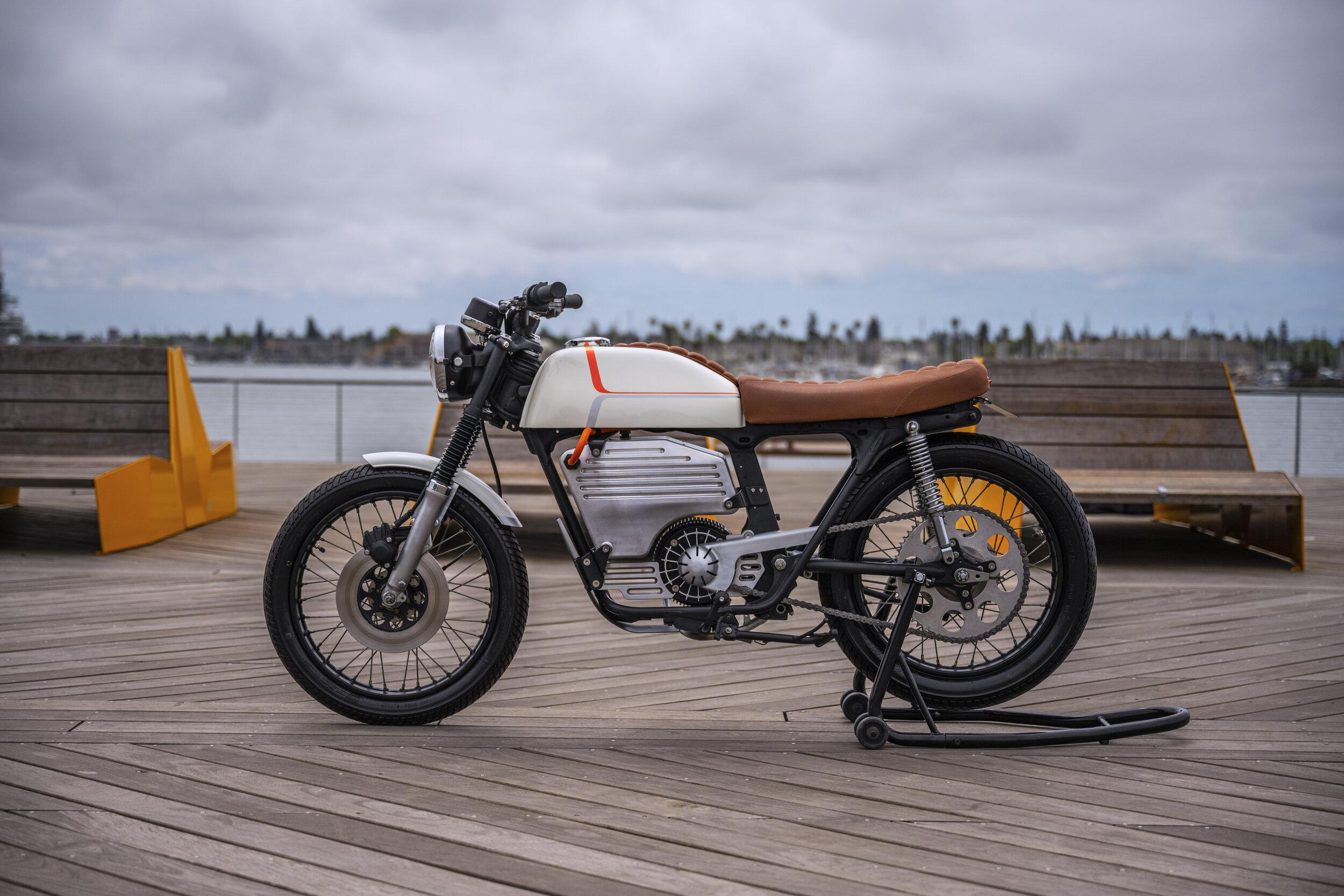 Omega EV200: una moto eléctrica bonita y con estilo