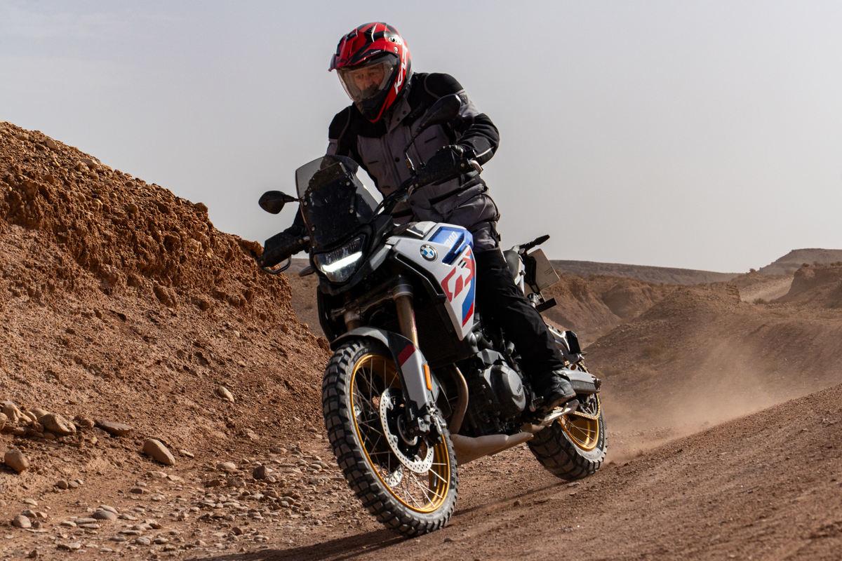 Prueba BMW F 900 GS 2024: una presentación ¡solidaria!