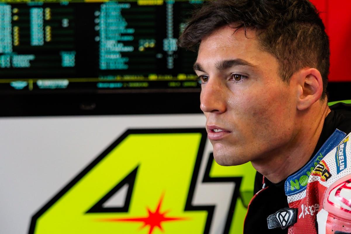 Espargaró en el box de Aprilia