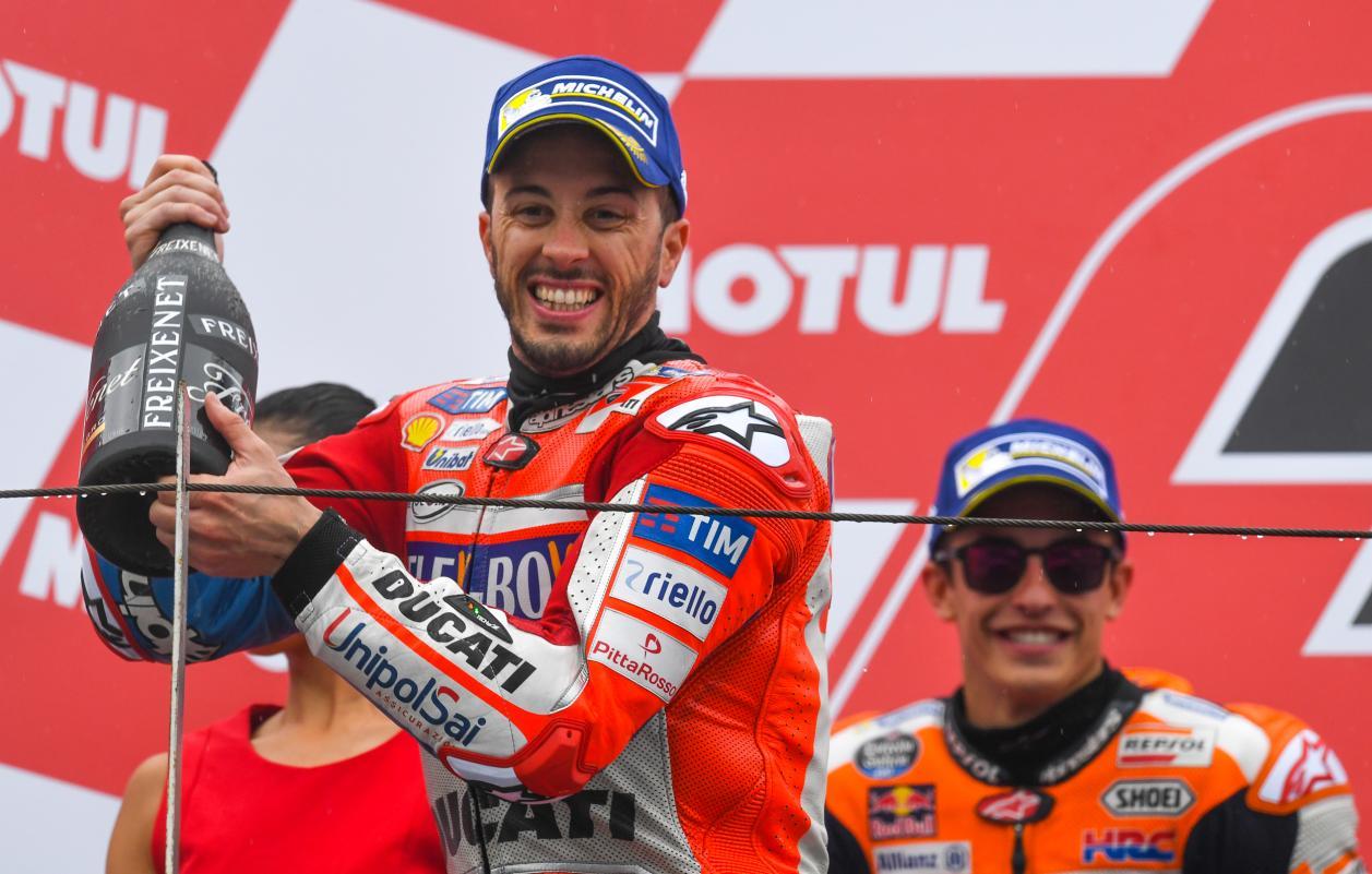 Dovizioso celebra su victoria en Motegi