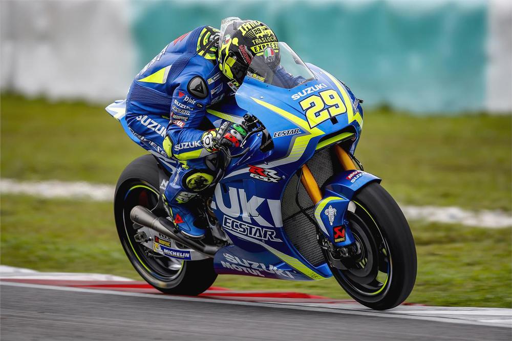 Andrea Iannone, mejor tiempo en la segunda sesión de los entrenamientos en Sepang