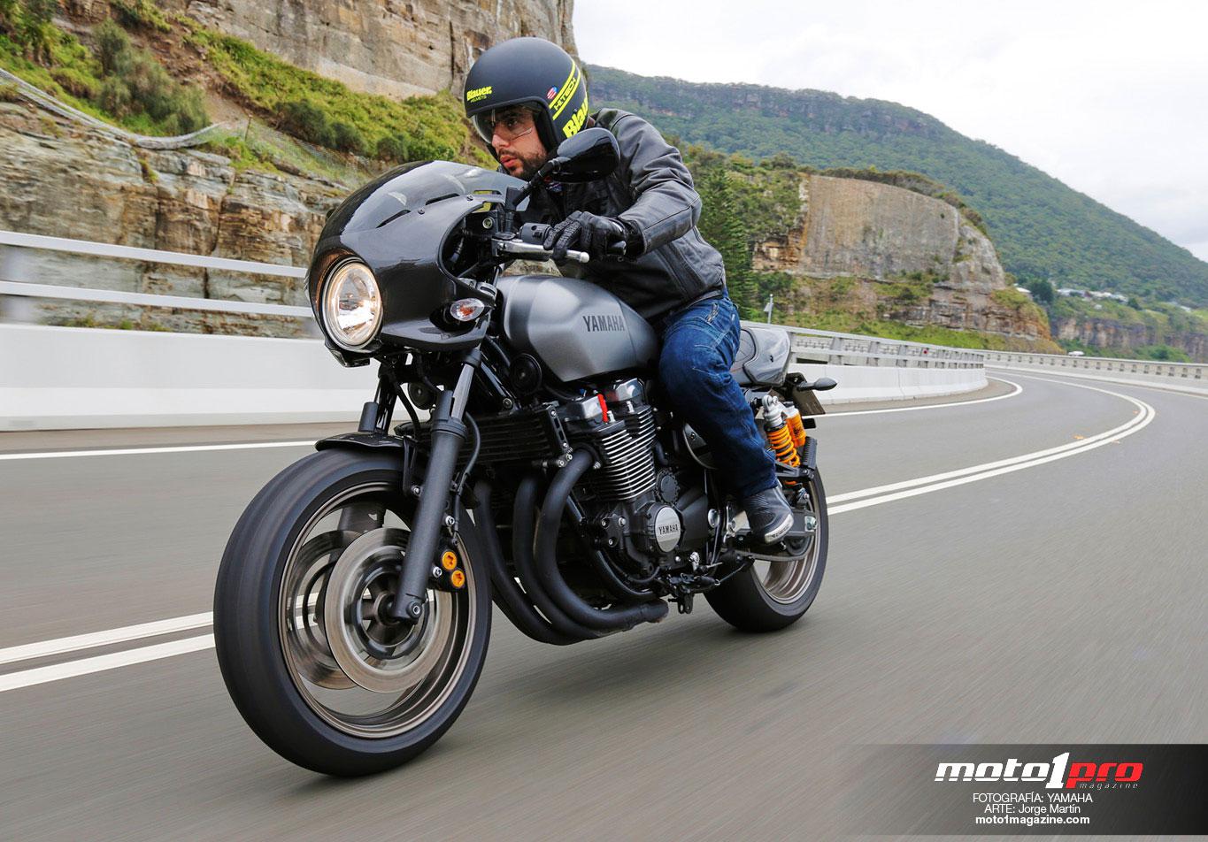 YAMAHA XJR 1300 / Racer