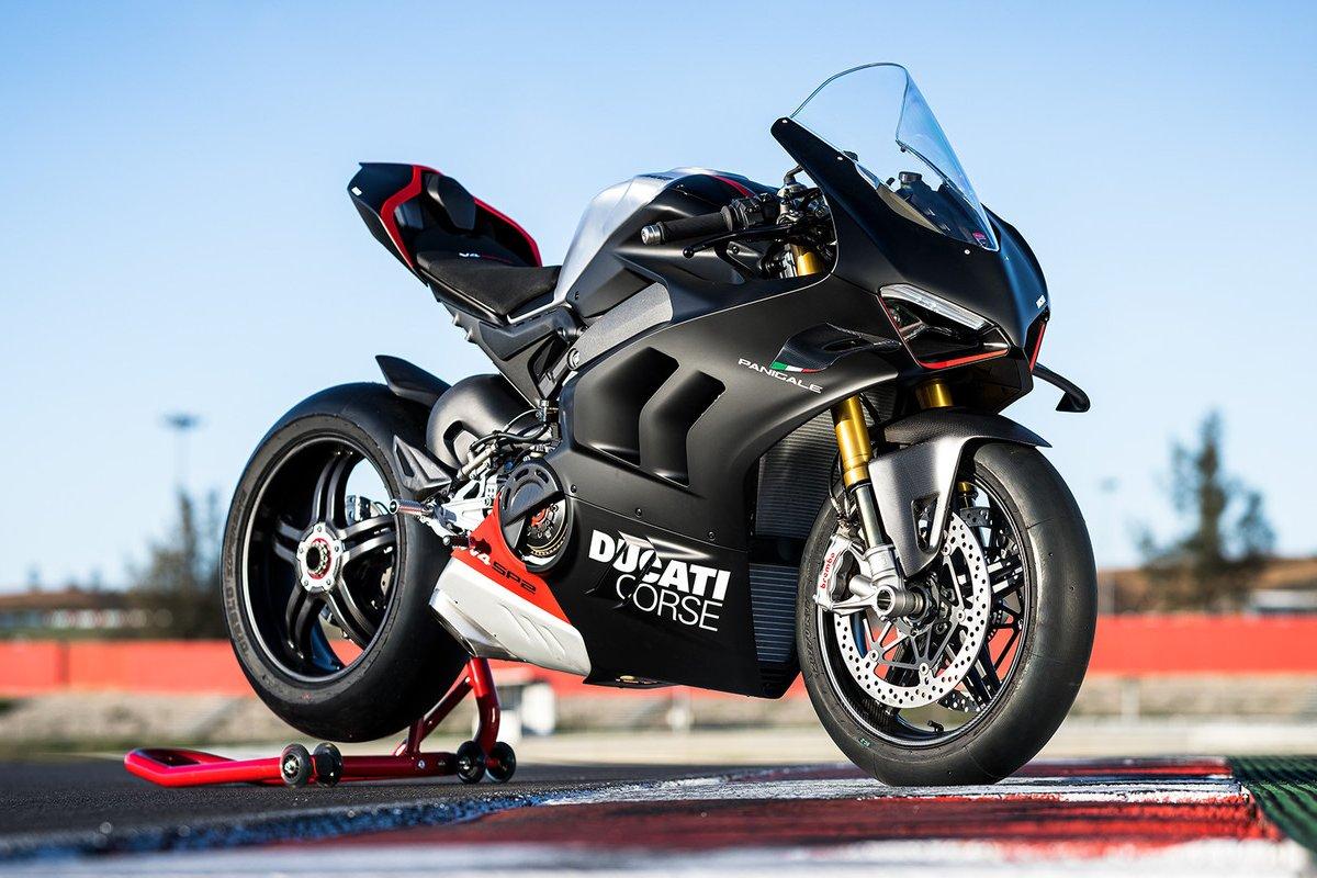 Nueva Ducati Panigale V4 SP2: 215 CV y 173 kg ¡de carreras!